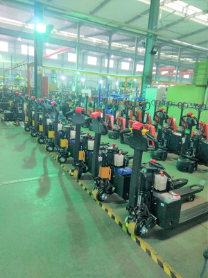 940/960 Kg Sturdy 1600/2000 Kg Capacity Electric Straddle Stacker Lift For Heavy Duty Handling